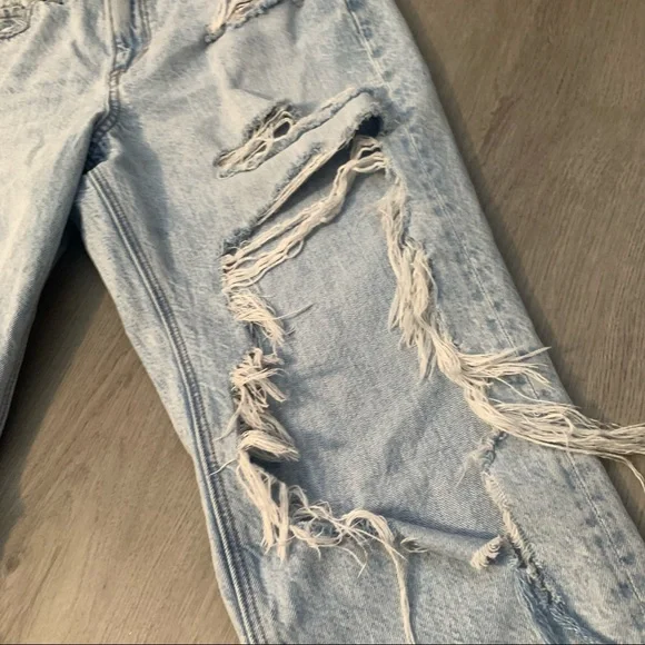 🚨SOLD🚨American Eagle AE Ripped Mom Jean 6 - Picture 5 of 12